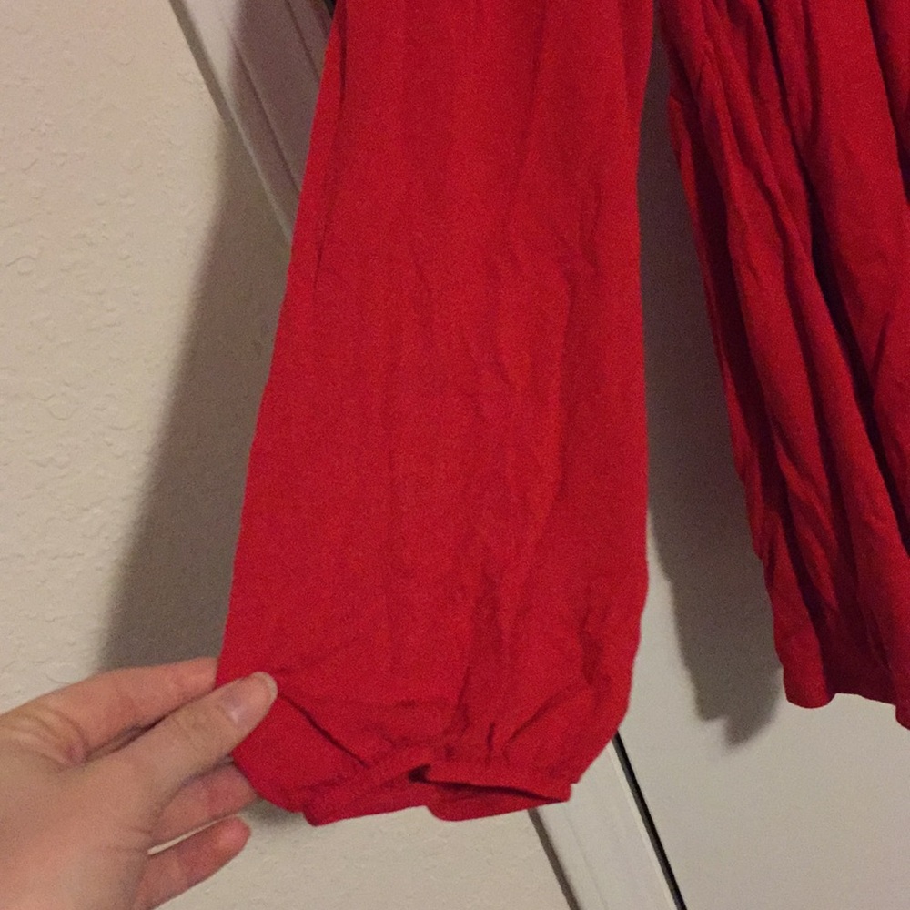 Amazing red blouse - Picture 2 of 3
